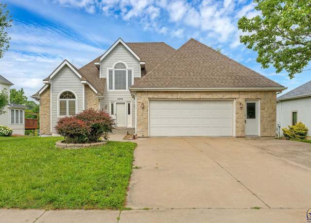 Property at 4313 SW Stone Ave, Topeka, KS 66610, 4 beds, 3.5 baths