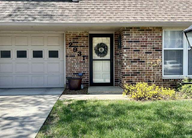 Property at 2931 SW Foxcroft 1 Ct, Topeka, KS 66614, 2 beds, 2 baths