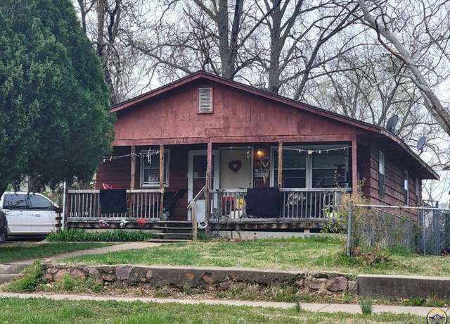 Property at 1343 SW Western Ave, Topeka, KS 66604, 6 beds, 2 baths