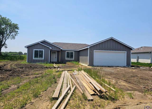 Property at 203 Clay Ave, Carbondale, KS 66414, 3 beds, 2 baths