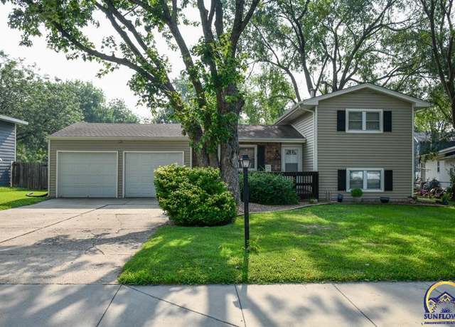 Property at 1306 Frontier Way, Emporia, KS 66801, 3 beds, 2 baths