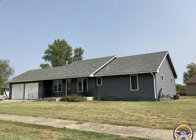 Property at 2810 SE Golden Ave, Topeka, KS 66605, 2 beds, 2 baths