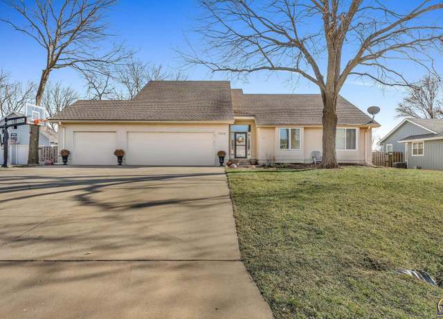 Property at 7225 SW 33rd St, Topeka, KS 66616, 4 beds, 3 baths