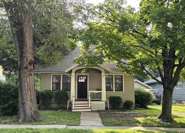 Property at 908 Chestnut St, Emporia, KS 66801, 3 beds, 2 baths