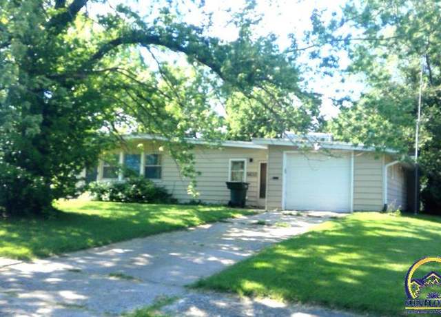 Property at 5423 SW 18th St, Topeka, KS 66604, 3 beds, 1.5 baths