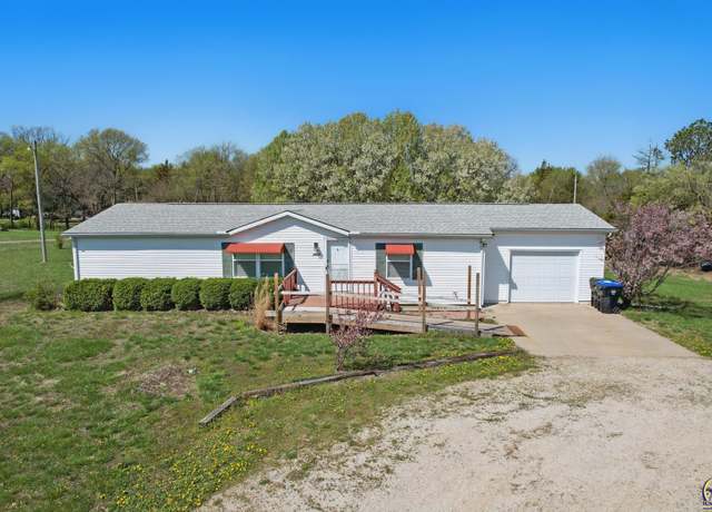 Property at 7827 SE Berryton Rd, Berryton, KS 66409, 3 beds, 2 baths