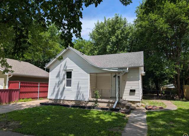 Property at 710 Cottonwood St, Emporia, KS 66801, 2 beds, 1 bath