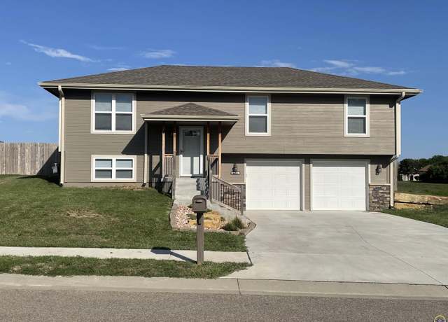 Property at 4240 SE Truman Ave, Topeka, KS 66609, 3 beds, 2.5 baths