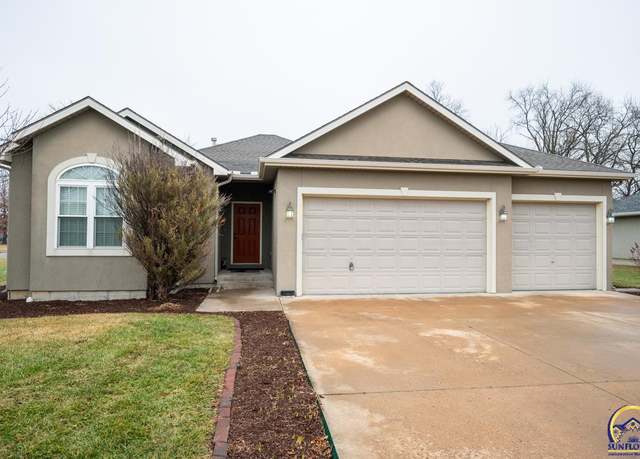 Property at 4602 SW Cambridge Ave, Topeka, KS 66610, 4 beds, 3 baths