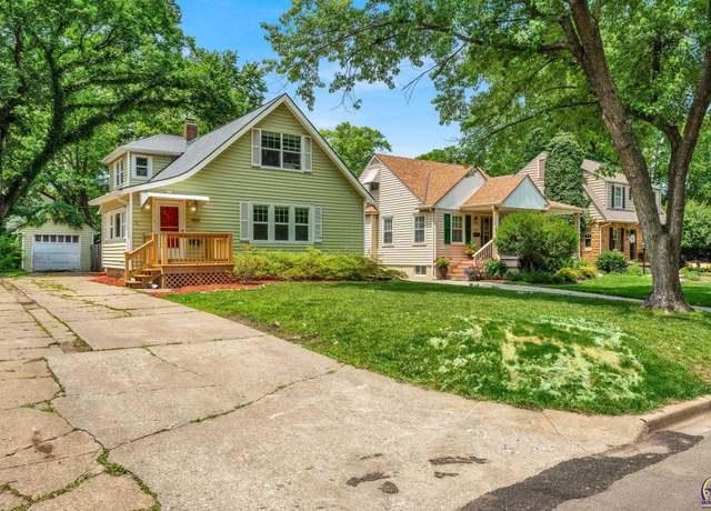 Property at 1431 SW Collins Ave, Topeka, KS 66604, 4 beds, 2 baths