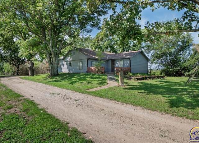 Property at 1501 NE Calhoun Bluff Ter, Topeka, KS 66617, 3 beds, 1 bath