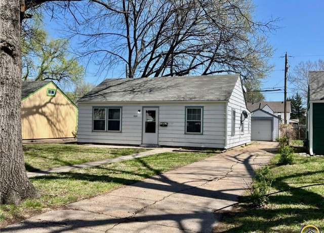 Property at 404 NE Green St, Topeka, KS 66616, 2 beds, 1 bath
