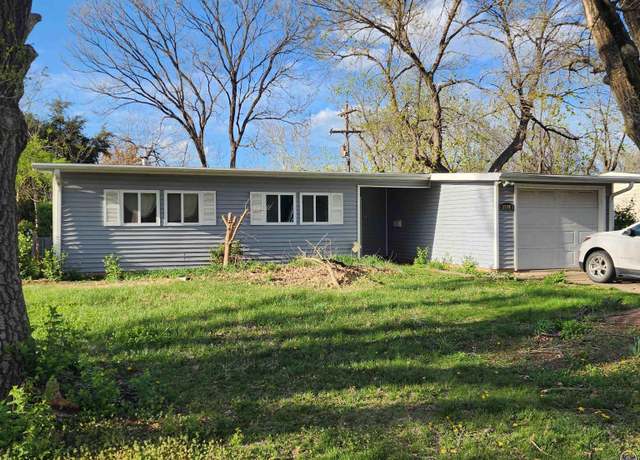 Property at 3518 SW 33rd Ter, Topeka, KS 66614, 3 beds, 1 bath