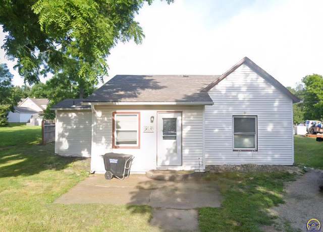 Property at 319 Prairie Ave, Maple Hill, KS 66507, 2 beds, 1 bath