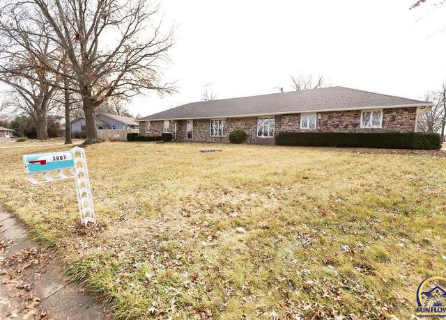 Property at 3807 SE Fair Meadows Pl, Topeka, KS 66610, 5 beds, 3 baths