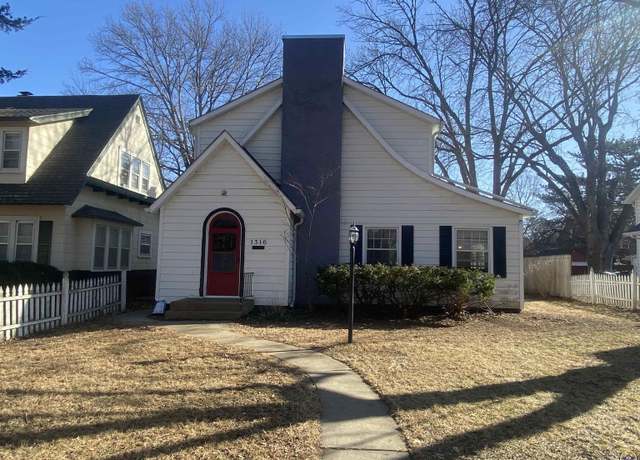Property at 1316 SW High Ave, Topeka, KS 66604, 3 beds, 1.5 baths
