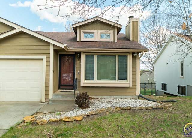Property at 3616 SW Eveningside Dr, Topeka, KS 66614, 2 beds, 2 baths