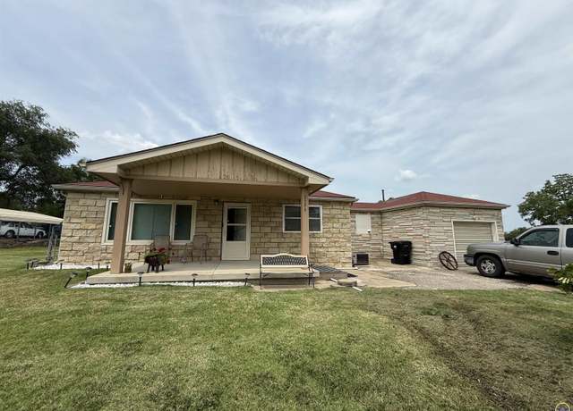 Property at 3526 SE 6th Ave, Topeka, KS 66607, 2 beds, 1 bath