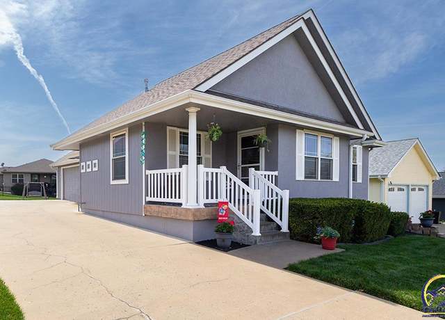 Property at 921 SW Woodbridge Ct, Topeka, KS 66606, 3 beds, 3 baths