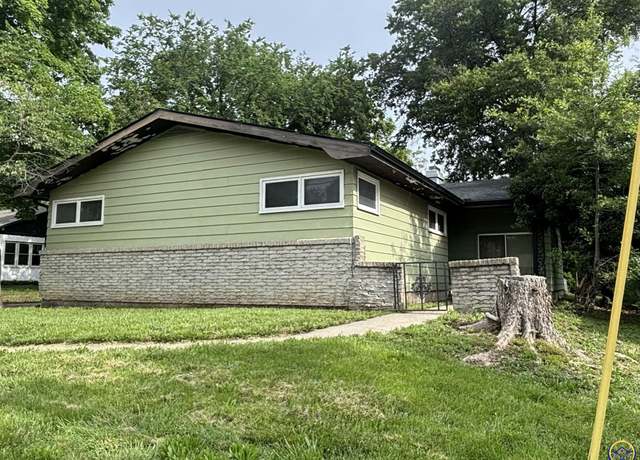 Property at 1614 W 12th Ave, Emporia, KS 66801, 3 beds, 2 baths