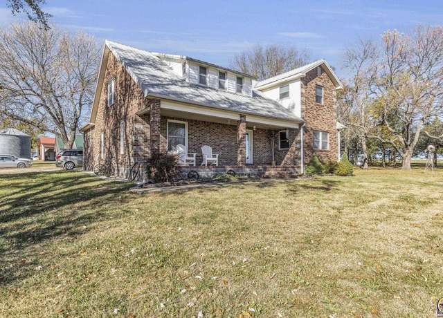 Property at 28821 S Croco Rd, Melvern, KS 66510, 6 beds, 2 baths