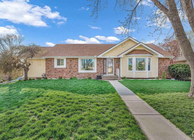 Property at 3319 SW Dukeries Rd, Topeka, KS 66614, 3 beds, 3.5 baths