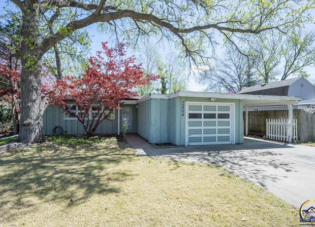 Property at 2404 SW College Ave, Topeka, KS 66611, 3 beds, 1.5 baths