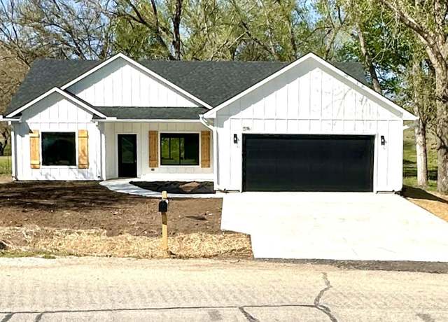 Property at 216 NW Sunset Dr, Council Grove, KS 66846, 3 beds, 2 baths
