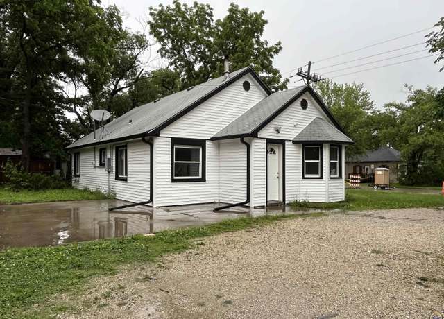 Property at 1201 Prairie St, Emporia, KS 66801, 3 beds, 1 bath