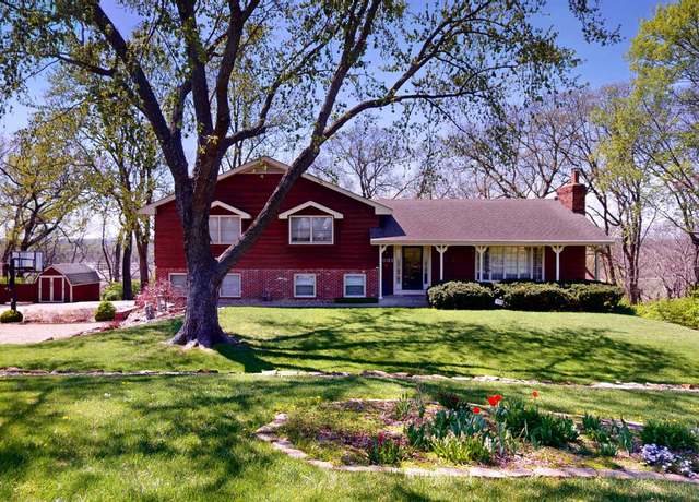 Property at 1031 NE 27th St, Topeka, KS 66617, 4 beds, 2.5 baths