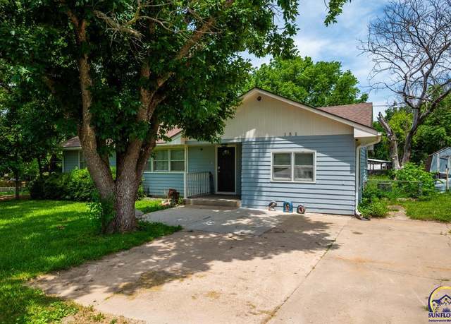 Property at 151 W 4th St, Auburn, KS 66402, 3 beds, 1 bath