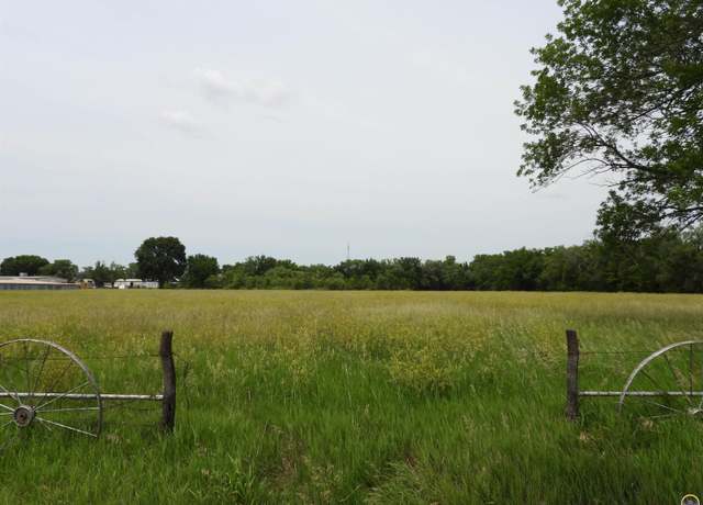 Property at 2900 W 6th Ave, Emporia, KS 66801