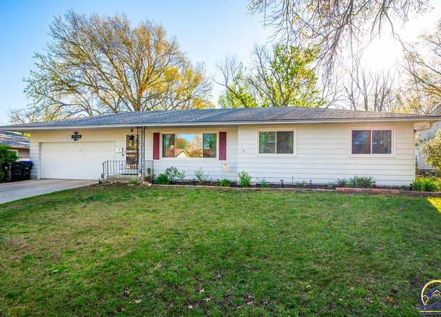 Property at 1736 SW Cheyenne Rd, Topeka, KS 66604, 3 beds, 3 baths