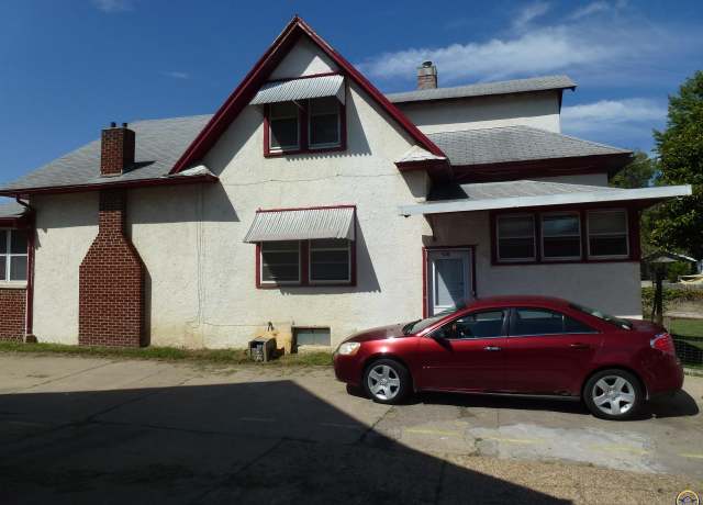 Property at 718 W 6th Ave, Emporia, KS 66801, 4 beds, 2 baths