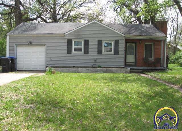 Property at 313 NW The Dr, Topeka, KS 66606, 2 beds, 1 bath