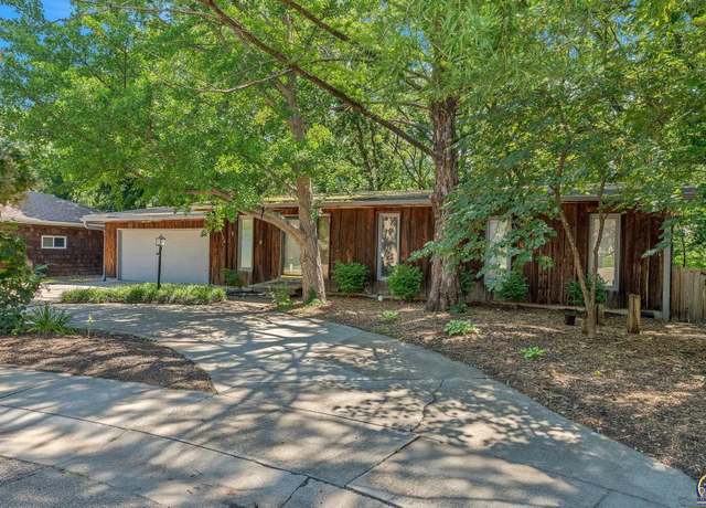 Property at 3124 SW 31st Ct, Topeka, KS 66614, 3 beds, 3 baths