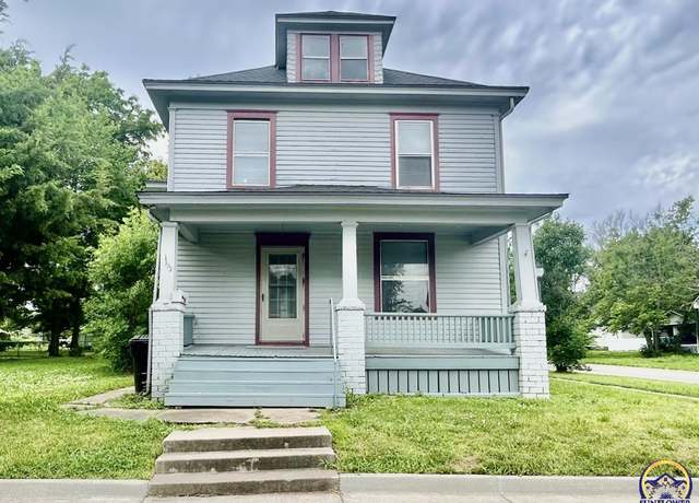 Property at 1325 SW 11th St, Topeka, KS 66604, 3 beds, 1 bath