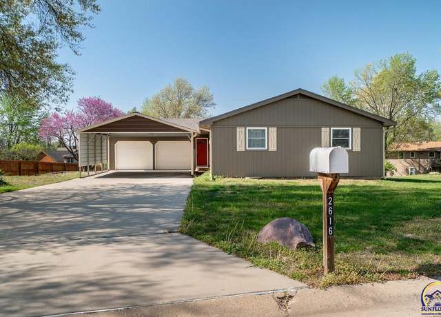 Property at 2616 SE 30th St, Topeka, KS 66605, 5 beds, 3 baths