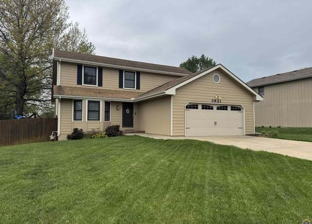 Property at 3921 SW 38th Ln, Topeka, KS 66610, 4 beds, 3 baths