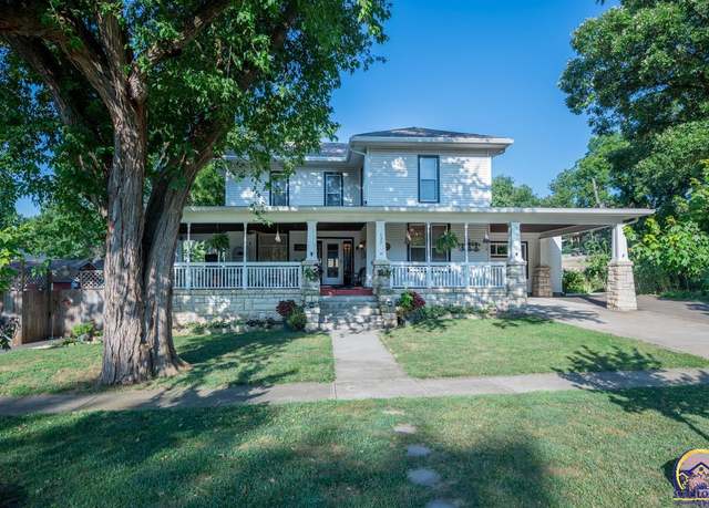Property at 127 N Chautauqua St, Council Grove, KS 66846, 3 beds, 2.5 baths
