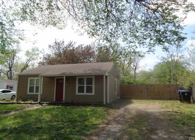 Property at 2341 SW Winterwood Ln, Topeka, KS 66614, 2 beds, 1 bath