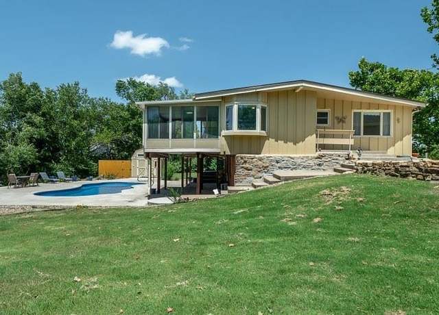 Property at 4845 SW Wanamaker Rd, Topeka, KS 66610, 3 beds, 3 baths