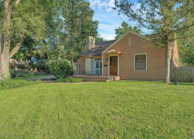 Property at 3305 SW Huntoon St, Topeka, KS 66604, 2 beds, 1 bath