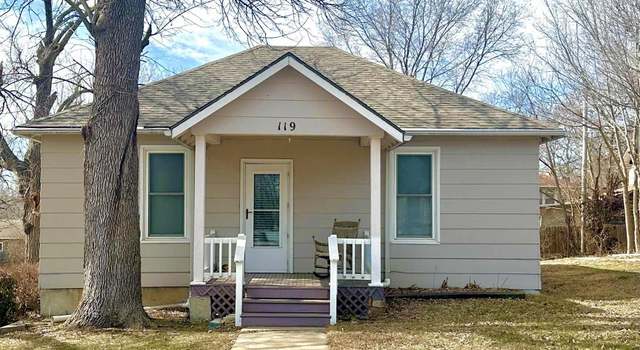 Photo of 119 N Rockhill Rd, Council Grove, KS 66846