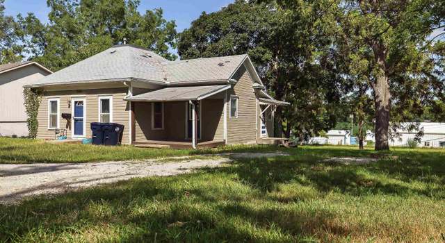 Photo of 406 Illinois Ave, Holton, KS 66436