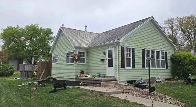 Photo of 404 Utah St, Hiawatha, KS 66434