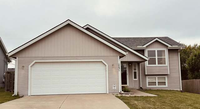 Photo of 1731 SW Stone Crest Dr, Topeka, KS 66615