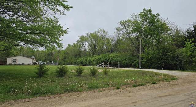 Photo of 228 E 165th St, Carbondale, KS 66414