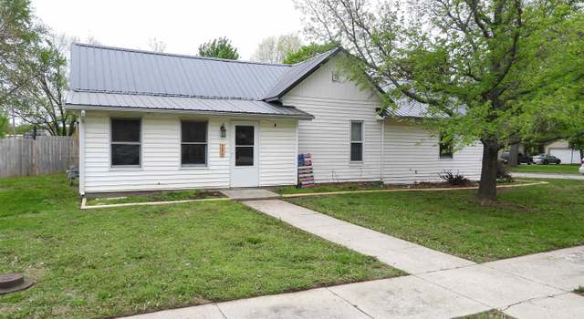 Photo of 130 W 4th St, Lyndon, KS 66451