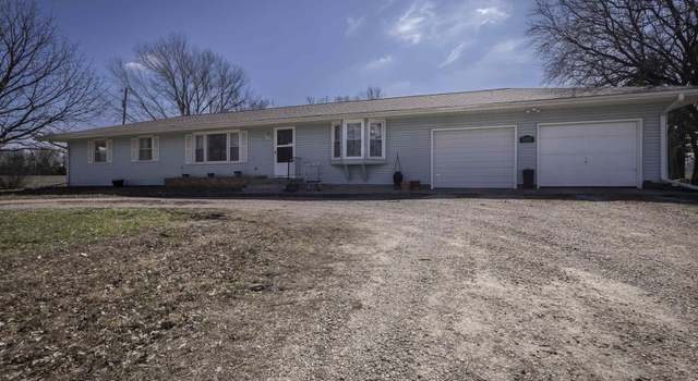 Photo of 585 W 133rd St, Carbondale, KS 66414